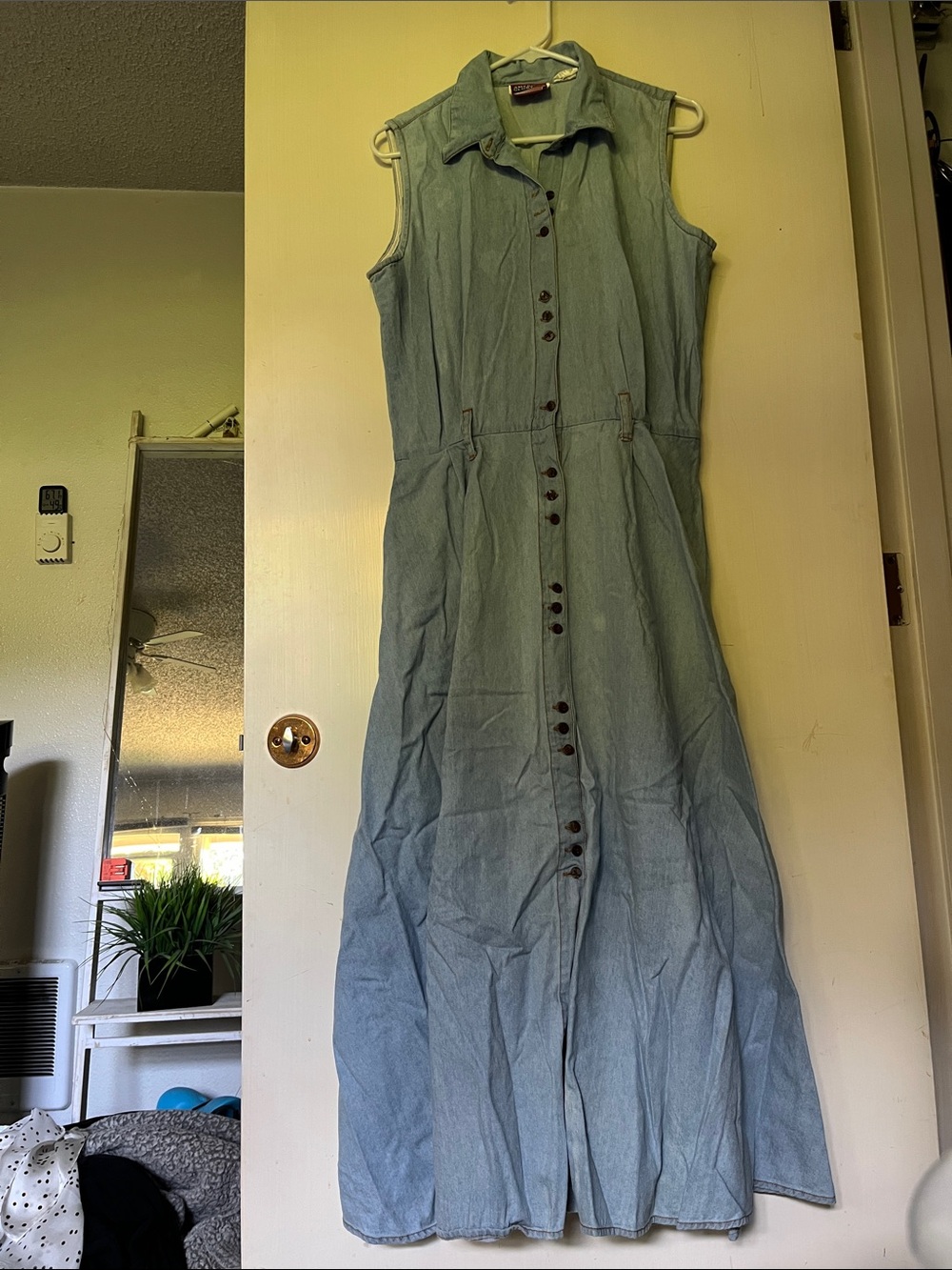 VINTAGE Women’s American Glory Sleeveless Button-Front Denim Dress w/Pockets!